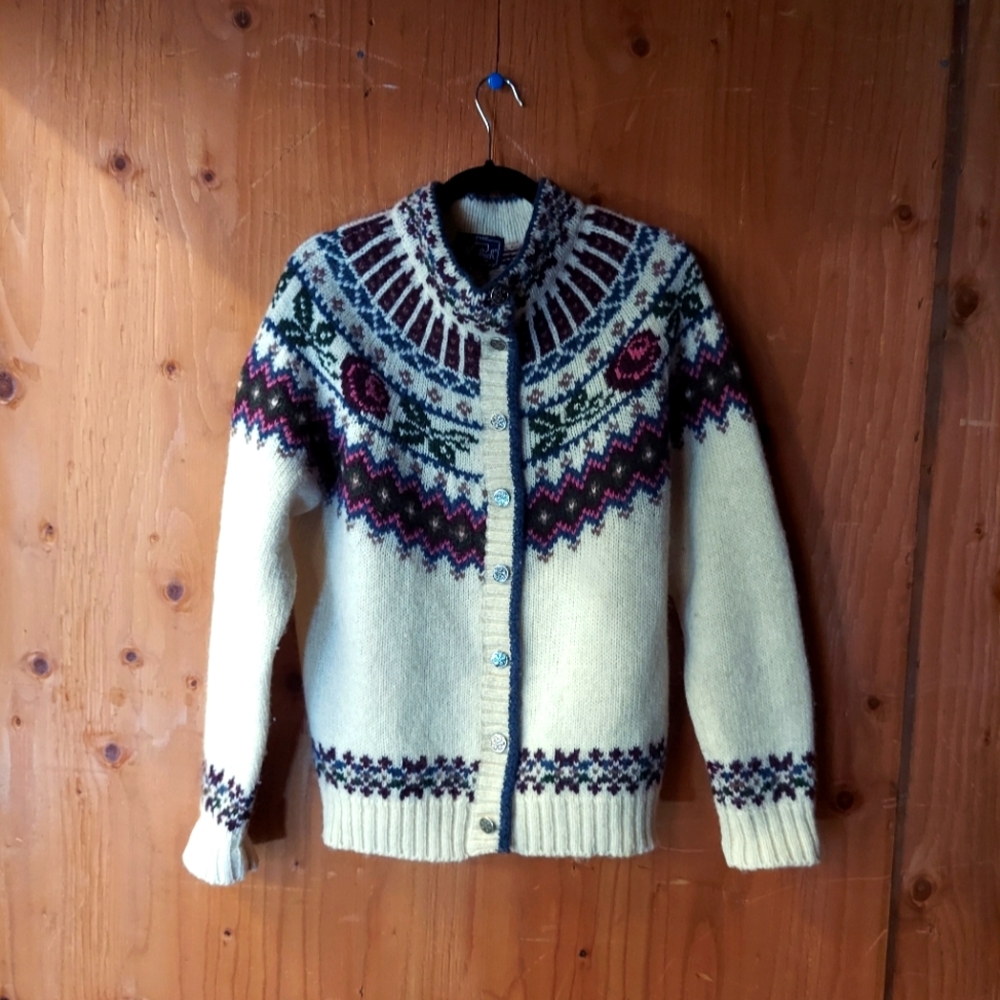 The Woolrich Woman Vintage Wool Rose Floral Patterned Cardigan Sweater